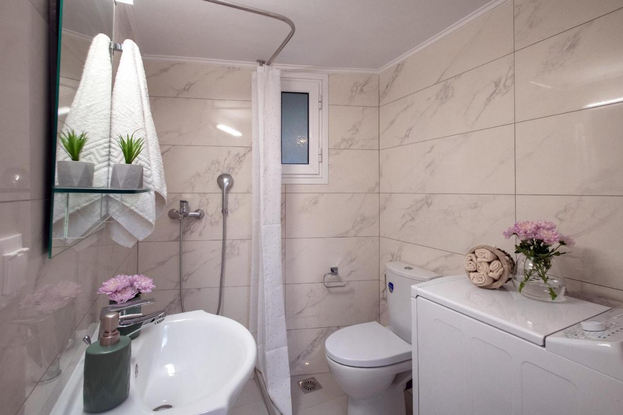 Helena'S Apartment In Corfu Town Bagian luar foto