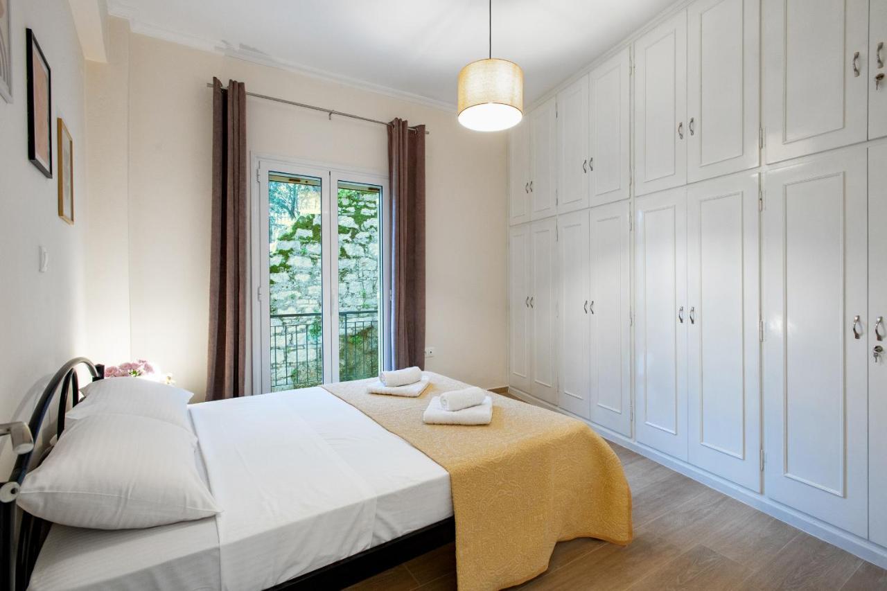 Helena'S Apartment In Corfu Town Bagian luar foto